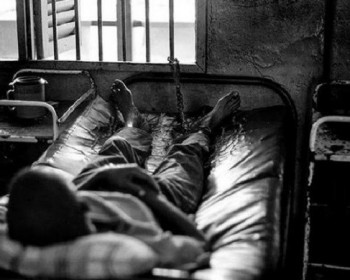 مؤسسات الأسرى: المعتقل الجريح بلال مناصرة محتجز في مستشفى "شعاري تصيدك"