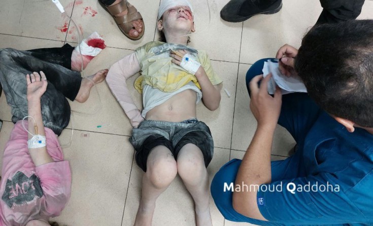 مصابون معظم أطفال جراء قصف الاحتلال منزلا غربي مخيم النصيرات