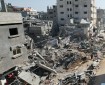 انتشال عدد من الشهداء من تحت أنقاض منازل الاحتلال قصفها بمدينة غزة