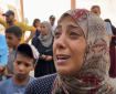 مواطنون يودعون بالدموع أبناءهم وأقاربهم المرضى قبل مغادرتهم قطاع غزة لتلقي العلاج في الخارج