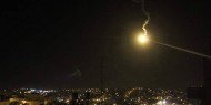 الجيش الإسرائيلي يلقي قنابل مضيئة على الحدود مع لبنان