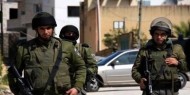 مستوطنون يهاجمون بلدة حوارة جنوب نابلس تحت حماية جنود الاحتلال