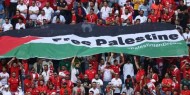 جماهير الأهلي المصري تغادر المدرجات بسبب منع رفع علم فلسطين
