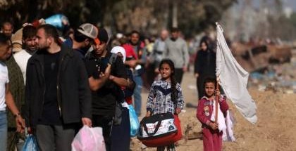 بالفيديو// عودة السكان رغم الدمار في حي الشيخ ناصر بعد انسحاب الجيش الاسرائيلي من مدينة خان يونس