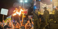 صور|| شرطة الاحتلال تعتقل متظاهرين طالبوا باستقالة نتنياهو
