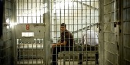 مركز فلسطين: في ظل موجة الحر السجون تحولت الى أفران
