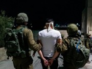 الاحتلال يعتقل 25 مواطنا من الضفة بينهم طفل وأسرى سابقون
