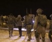 فيديو | الاحتلال يعتقل 3 مواطنين من حلحول شمال الخليل